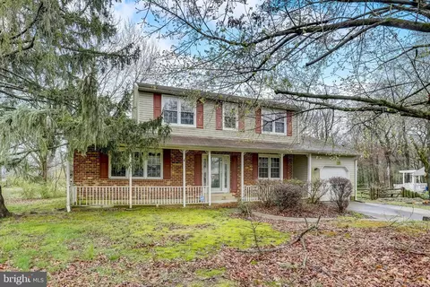 9 Meadow Knoll Ct, Bear, DE 19701