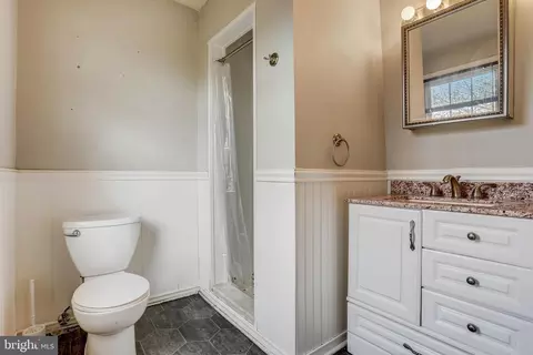Bath - 9 Meadow Knoll Ct, Bear, DE 19701 photo 2 of 3