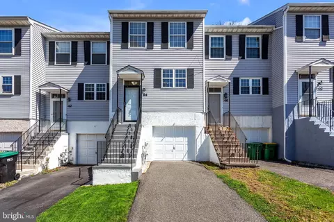 44 Woodfield Dr, Claymont, DE 19703