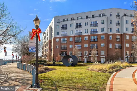 530 Harlan Blvd #704, Wilmington, DE 19801