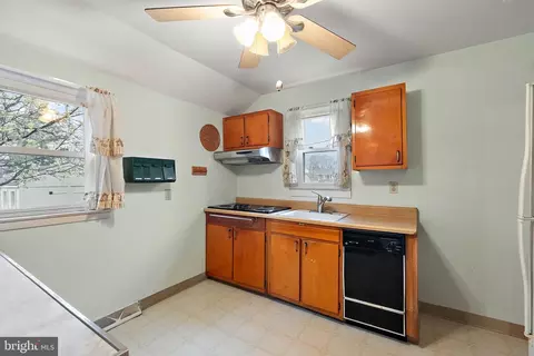 Kitchen - 1 Millbrook Rd, Newark, DE 19713 photo 1 of 4