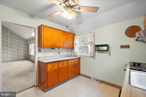 Kitchen - 1 Millbrook Rd, Newark, DE 19713 photo 2 of 4