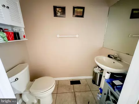 Bath - 214 Mount Vernon Dr, Bear, DE 19701 photo 1 of 5