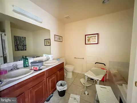 Bath - 214 Mount Vernon Dr, Bear, DE 19701 photo 3 of 5