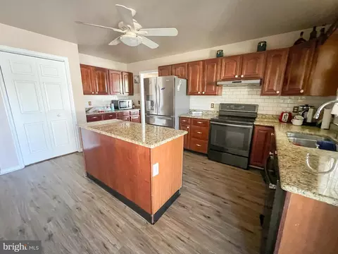 Kitchen - 214 Mount Vernon Dr, Bear, DE 19701 photo 4 of 4