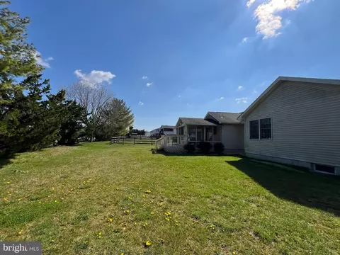 Exterior - 214 Mount Vernon Dr, Bear, DE 19701 photo 5 of 10