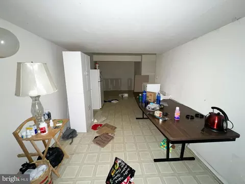 Living - 214 Mount Vernon Dr, Bear, DE 19701 photo 4 of 4