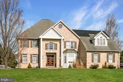 2 Hempstead Dr, Newark, DE 19702