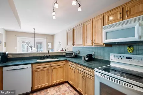 Kitchen - 17 Pimlico Ln, Bear, DE 19701 photo 5 of 7