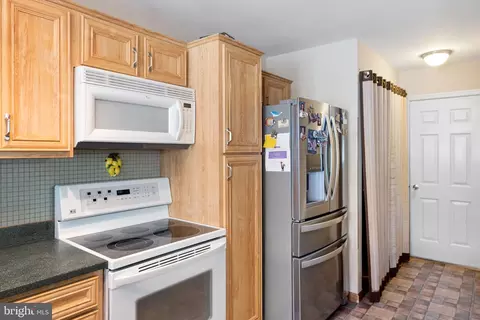 Kitchen - 17 Pimlico Ln, Bear, DE 19701 photo 4 of 7