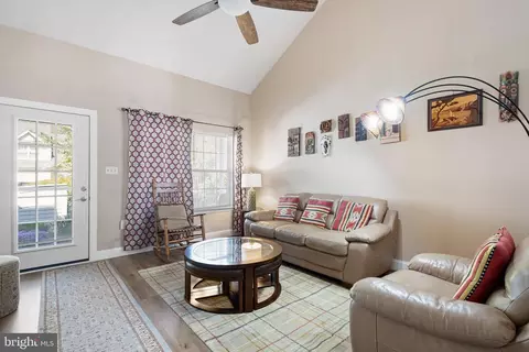Living - 17 Pimlico Ln, Bear, DE 19701 photo 2 of 7