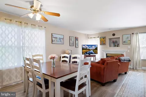 Dining - 17 Pimlico Ln, Bear, DE 19701 photo 2 of 4