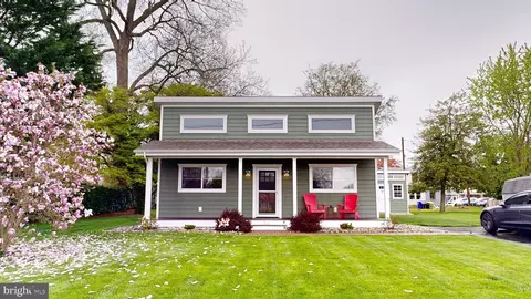412 Hamilton St, Delaware City, DE 19706