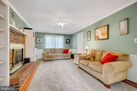Living - 8 Pierson Ct, Bear, DE 19701 photo 2 of 2