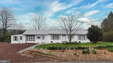 817 Branch Rd, Newark, DE 19711