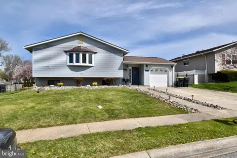 3 Berley Ct, Newark, DE 19702