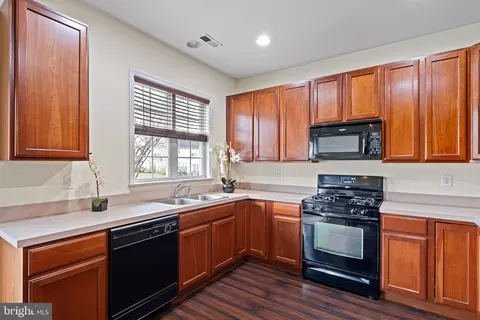 Kitchen - 87 Springfield Cir, Middletown, DE 19709 photo 2 of 2