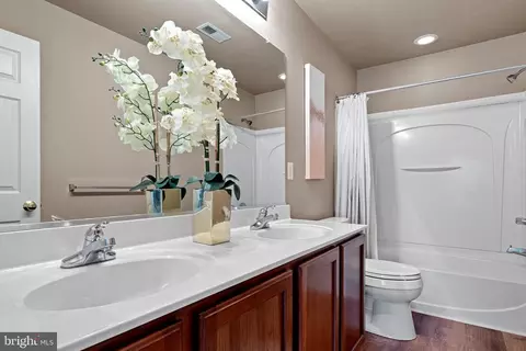 Bath - 87 Springfield Cir, Middletown, DE 19709 photo 2 of 3
