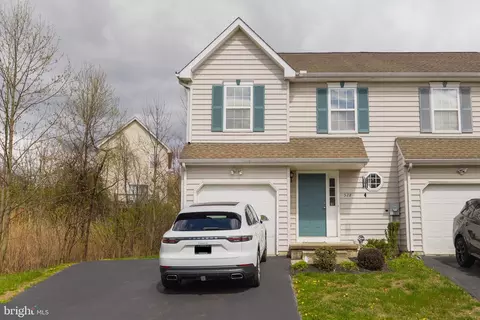 528 Red Bud Ct, Wilmington, DE 19805