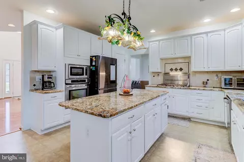 Kitchen - 611 Parkman Ct, Bear, DE 19701 photo 6 of 6