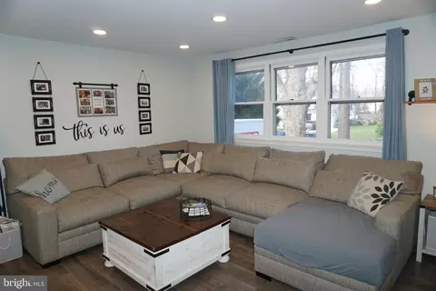 Living - 159 Carlotta Dr, Bear, DE 19701 photo 2 of 8