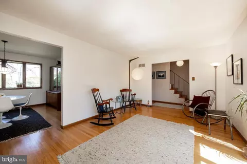 Living - 728 Harvard Ln, Newark, DE 19711 photo 2 of 5