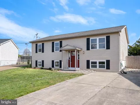 19 Courtland Cir, Bear, DE 19701