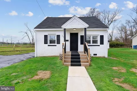 221 Meadowbrook Ave, Wilmington, DE 19804