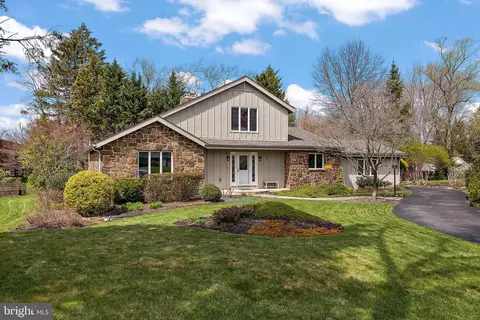7 Briars Ln, Wilmington, DE 19807