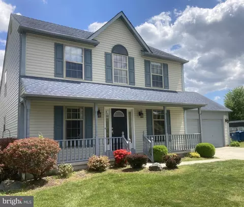16 Regal Ct, Bear, DE 19701