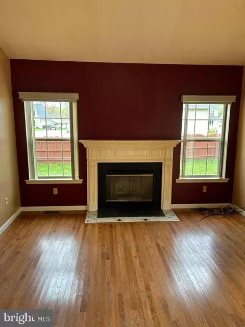 Living - 16 Regal Ct, Bear, DE 19701 photo 1 of 2