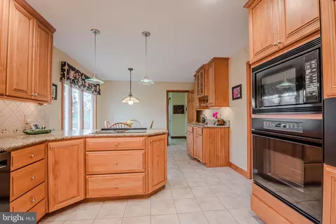 Kitchen - 14 Eagle Point Cir, Hockessin, DE 19707 photo 10 of 10