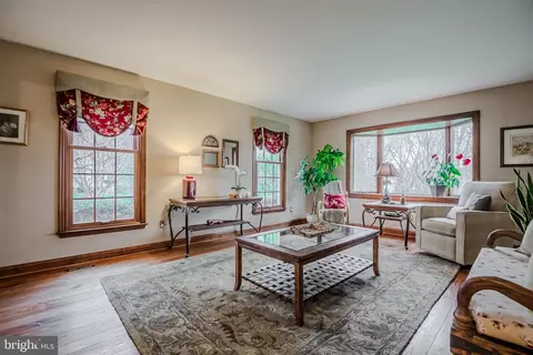 Living - 14 Eagle Point Cir, Hockessin, DE 19707 photo 1 of 11