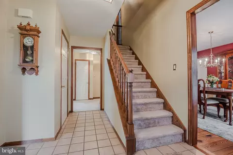 Entry Way - 14 Eagle Point Cir, Hockessin, DE 19707 photo 3 of 4