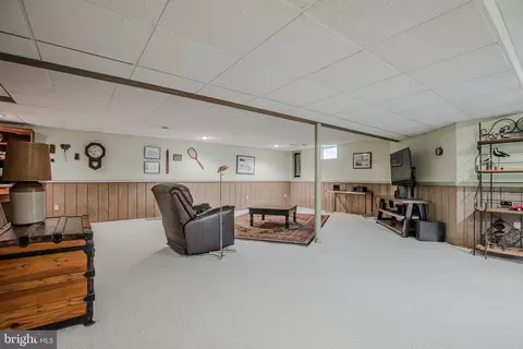 Living - 14 Eagle Point Cir, Hockessin, DE 19707 photo 9 of 11