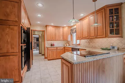 Kitchen - 14 Eagle Point Cir, Hockessin, DE 19707 photo 6 of 10