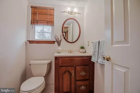 Bath - 14 Eagle Point Cir, Hockessin, DE 19707 photo 1 of 6
