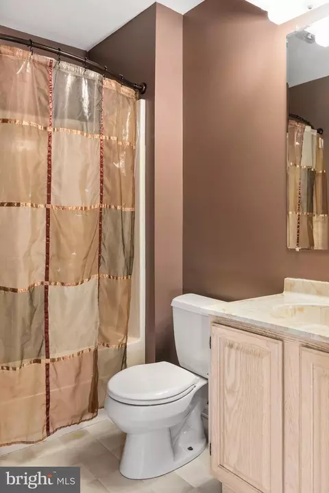 Bath - 55 General Maxwell Ct, Newark, DE 19702 photo 5 of 5