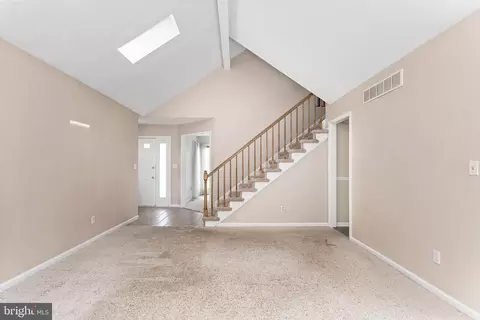 Living - 55 General Maxwell Ct, Newark, DE 19702 photo 5 of 5