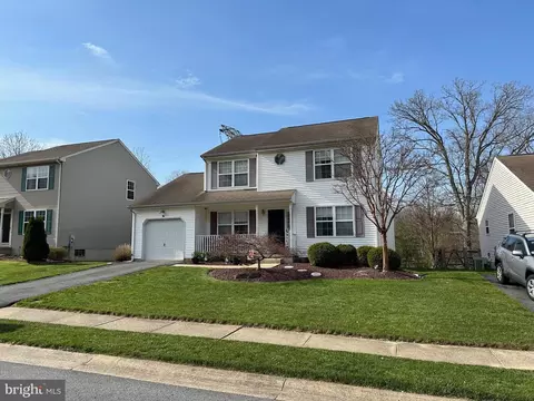18 Deasy Dr, Newark, DE 19702
