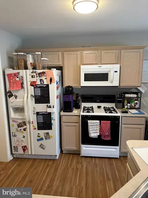 Kitchen - 18 Deasy Dr, Newark, DE 19702 photo 2 of 2