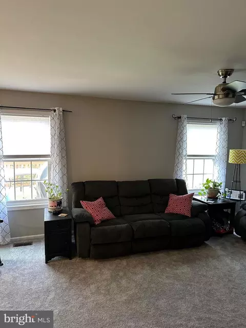 Living - 18 Deasy Dr, Newark, DE 19702 photo 4 of 4
