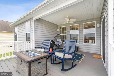Exterior - 635 Red Maple Rd, Middletown, DE 19709 photo 5 of 16