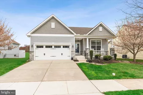 635 Red Maple Rd, Middletown, DE 19709