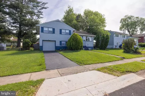 103 Chesterfield Dr, New Castle, DE 19720