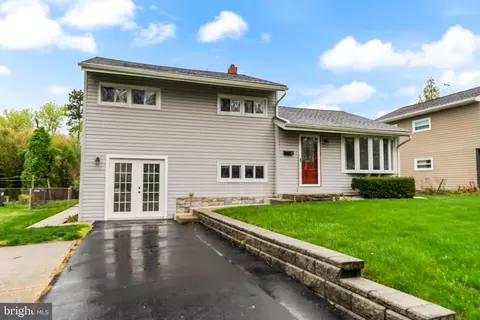 34 E Avon Dr, Claymont, DE 19703