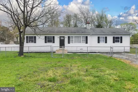 Exterior - 810 Seymour Rd, Bear, DE 19701 photo 6 of 7