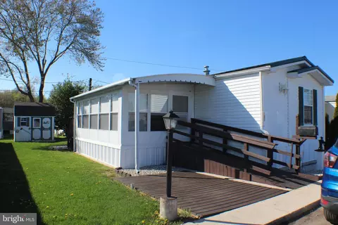 321 Delta Rd, Wilmington, DE 19810