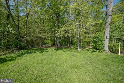 Exterior - 6 Upland Ct, Newark, DE 19713 photo 6 of 12