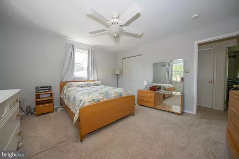Bedroom - 6 Upland Ct, Newark, DE 19713 photo 3 of 8